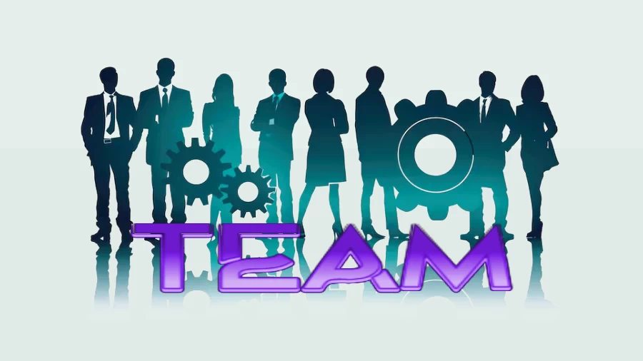 Team al lavoro su interfacce e contenuti